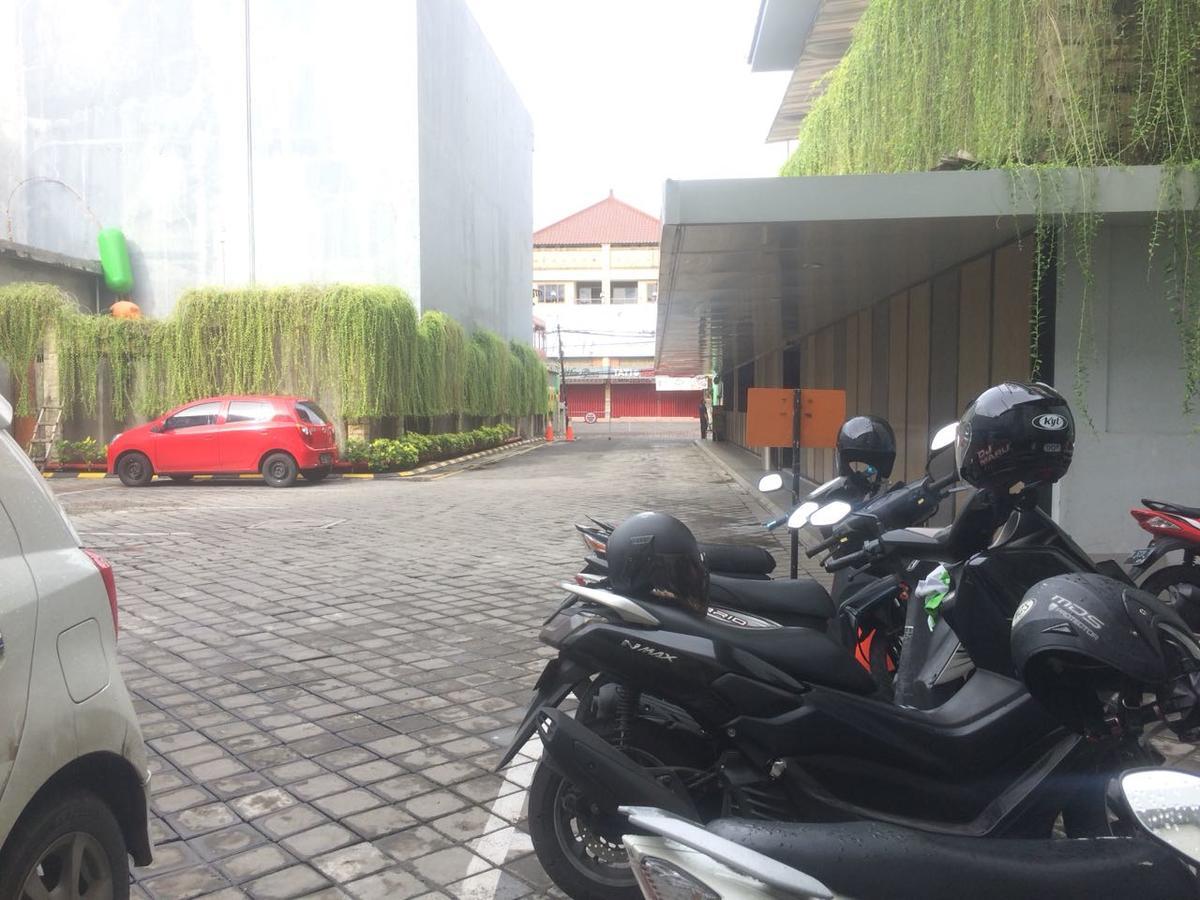 Urban Styles Hitz Kuta Hotel กูตา ภายนอก รูปภาพ