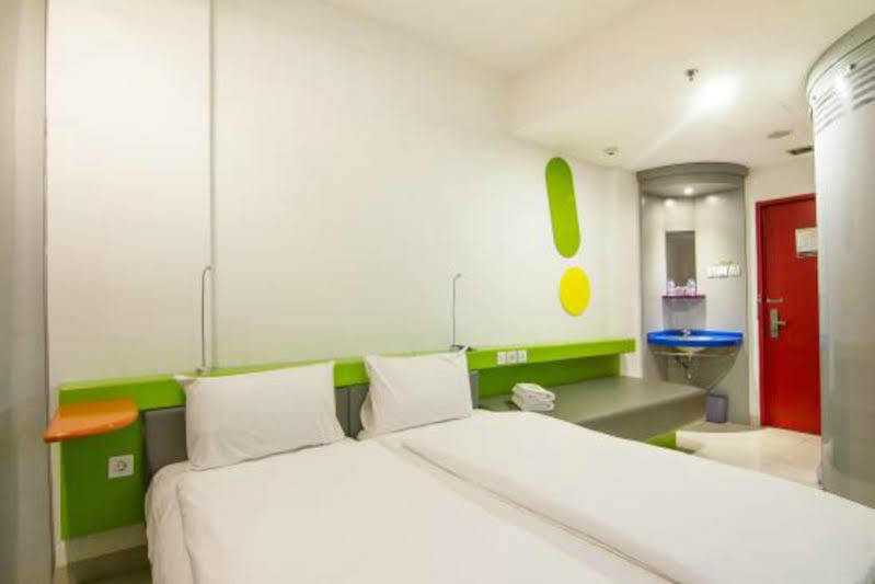 Urban Styles Hitz Kuta Hotel กูตา ภายนอก รูปภาพ